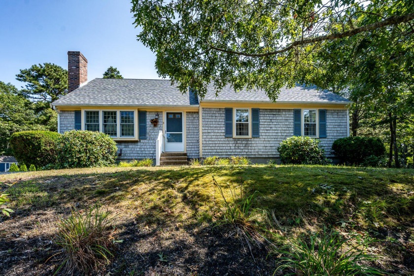 This charming, meticulously updated South Dennis ranch is the - Beach Home for sale in South Dennis, Massachusetts on Beachhouse.com