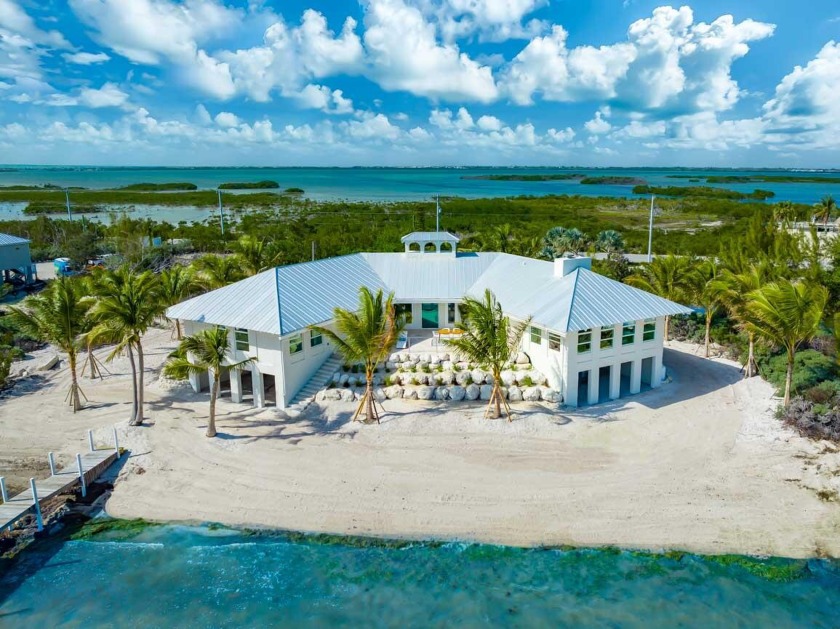 A truly amazing estate secluded on a 33,105 sq ft tropically - Beach Home for sale in Big Pine Key, Florida on Beachhouse.com