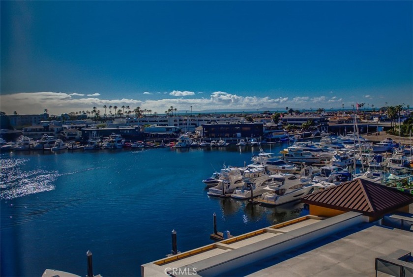 Wake up every day in paradise to panoramic waterfront views of - Beach Condo for sale in Newport Beach, California on Beachhouse.com