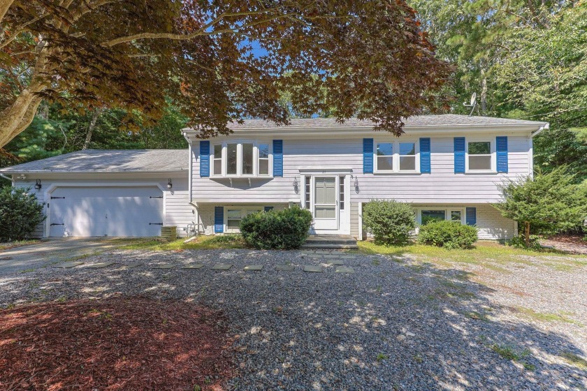 Looking to be south of Route 28 and have plenty of space? Then - Beach Home for sale in Centerville, Massachusetts on Beachhouse.com