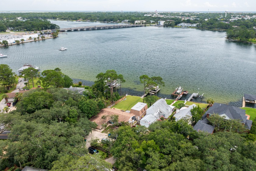 Don't miss this rare property with beautiful views!!Single - Beach Home for sale in Fort Walton Beach, Florida on Beachhouse.com