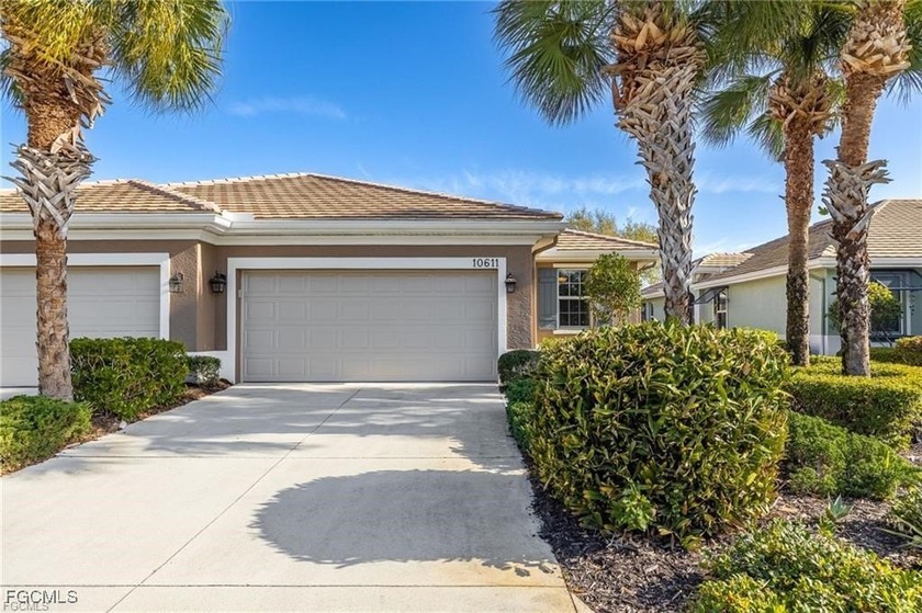 Move right into this beautifully updated 2-bedroom, 2-bathroom - Beach Home for sale in Fort Myers, Florida on Beachhouse.com