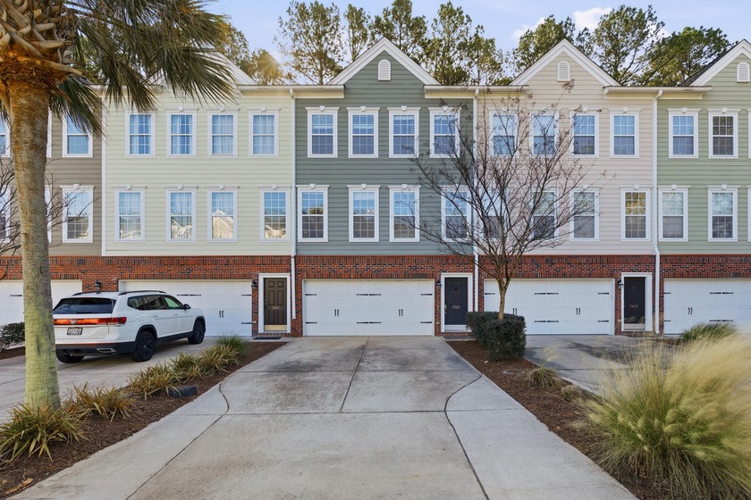 Located in the sought-after Park West community, this - Beach Townhome/Townhouse for sale in Mount Pleasant, South Carolina on Beachhouse.com