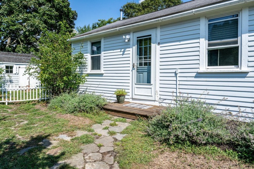 Adorable 2 bedroom 1 bath cottage condo is year round and - Beach Condo for sale in West Yarmouth, Massachusetts on Beachhouse.com