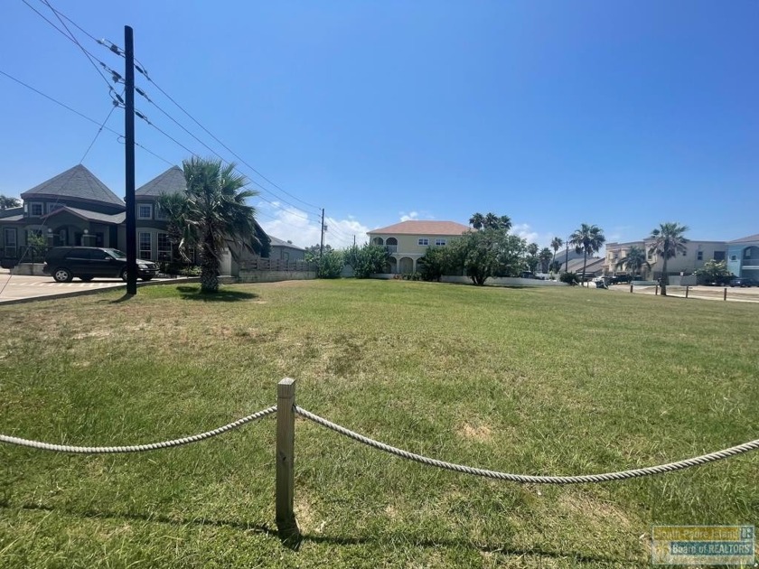 Perfectly located lot right next to Paragraphs and the lot to - Beach Commercial for sale in South Padre Island, Texas on Beachhouse.com