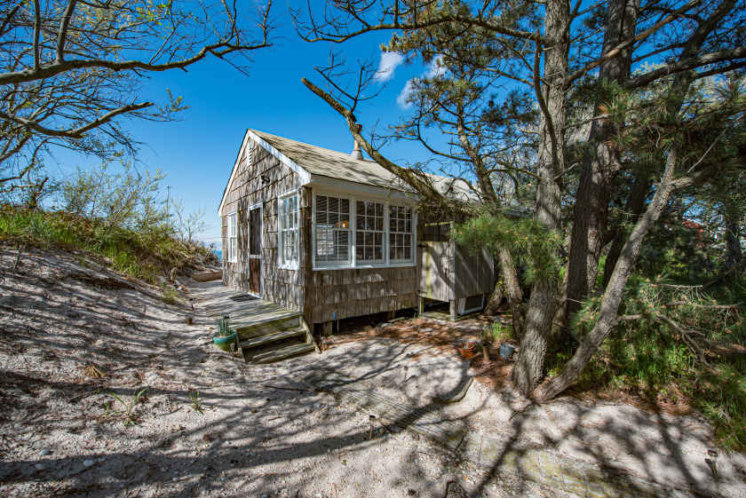 Beachfront Romance Rustic Home w Private - Beach Vacation Rentals in Wading River, New York on Beachhouse.com