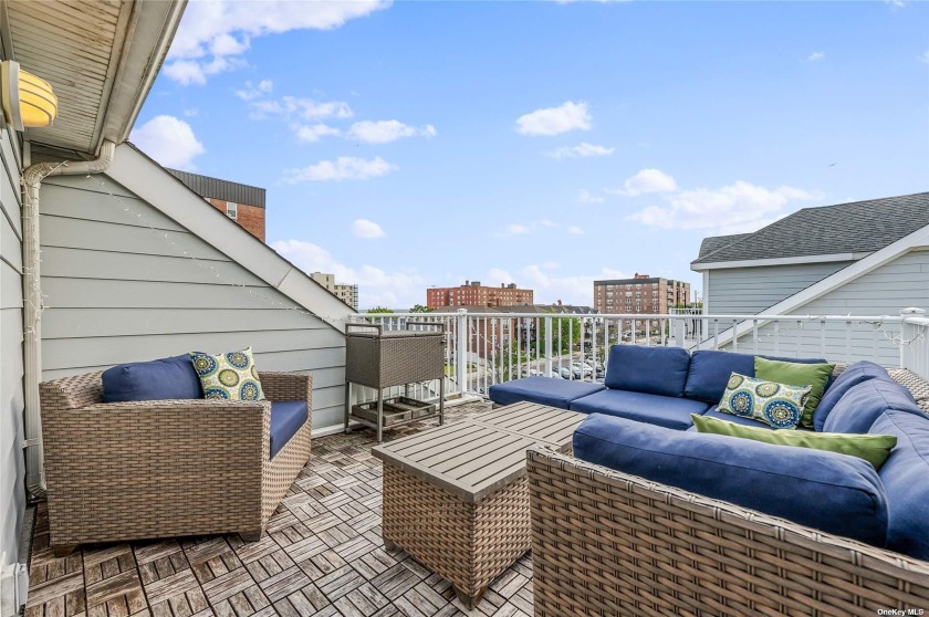 Stunning Upper Corner Unit Townhome with Gorgeous Ocean Views - Beach Condo for sale in Long Beach, New York on Beachhouse.com