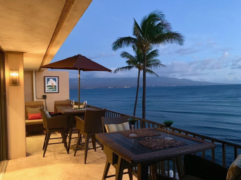 Direct oceanfront penthouse three bedrooms with en-suites in - Beach Condo for sale in Wailuku, Hawaii on Beachhouse.com