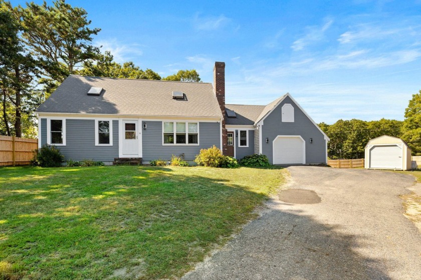 $50k PRICE IMPROVEMENT! Move-in-ready, with deeded beach rights - Beach Home for sale in Centerville, Massachusetts on Beachhouse.com