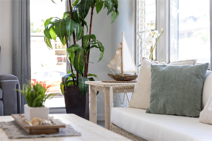 NEWLY RENOVATED 5BR/2BA - Move-In Ready! Rarely available - Beach Home for sale in Pearl City, Hawaii on Beachhouse.com