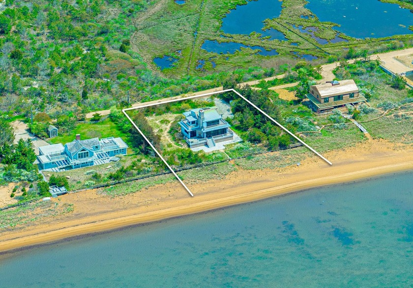 Experience extraordinary sunsets and effortless coastal living - Beach Home for sale in Amagansett, New York on Beachhouse.com