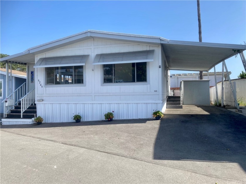 Monthly space rent is $1525, plus $40.89 gate fee, $21.96 trash - Beach Home for sale in Long Beach, California on Beachhouse.com