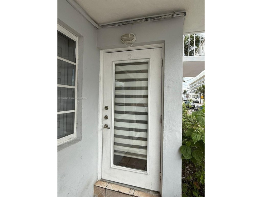 Rarely find !!!!A treasured 1 bedroom, 1 bathroom apartment plus - Beach Condo for sale in Miami Beach, Florida on Beachhouse.com