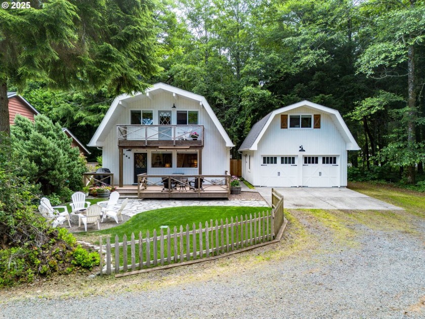 In the desirable Presidential neighborhood sits this charming - Beach Home for sale in Cannon Beach, Oregon on Beachhouse.com