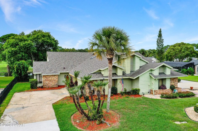 BRAND NEW ROOF!!! This 4 bedroom, 2 bath townhome is located in - Beach Townhome/Townhouse for sale in Daytona Beach, Florida on Beachhouse.com