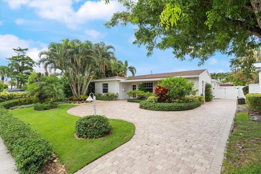 Newly renovated Summer of 2024, professionally orchestrated - Beach Home for sale in West Palm Beach, Florida on Beachhouse.com