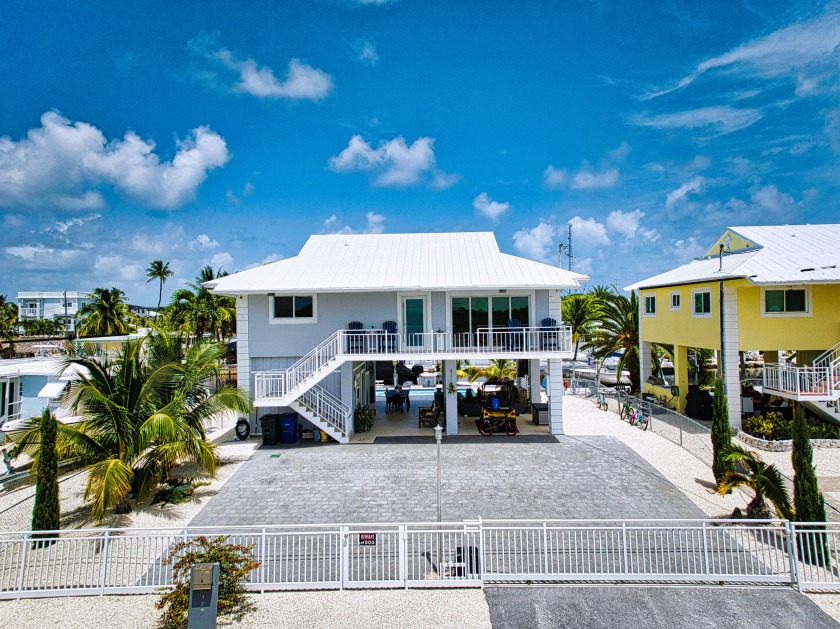 KEY LARGO WATERFRONT - BEAUTIFULLY RENOVATED FEATURING THE - Beach Home for sale in Key Largo, Florida on Beachhouse.com