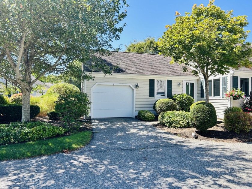 Ideal location in desirable Southport. Nestled amongst the trees - Beach Condo for sale in Mashpee, Massachusetts on Beachhouse.com