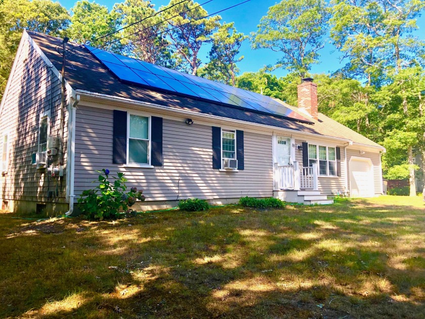 FALL IN LOVE WITH THIS CUTE HOME!This sprawling 3 bedrooms/2 - Beach Home for sale in Hyannis, Massachusetts on Beachhouse.com