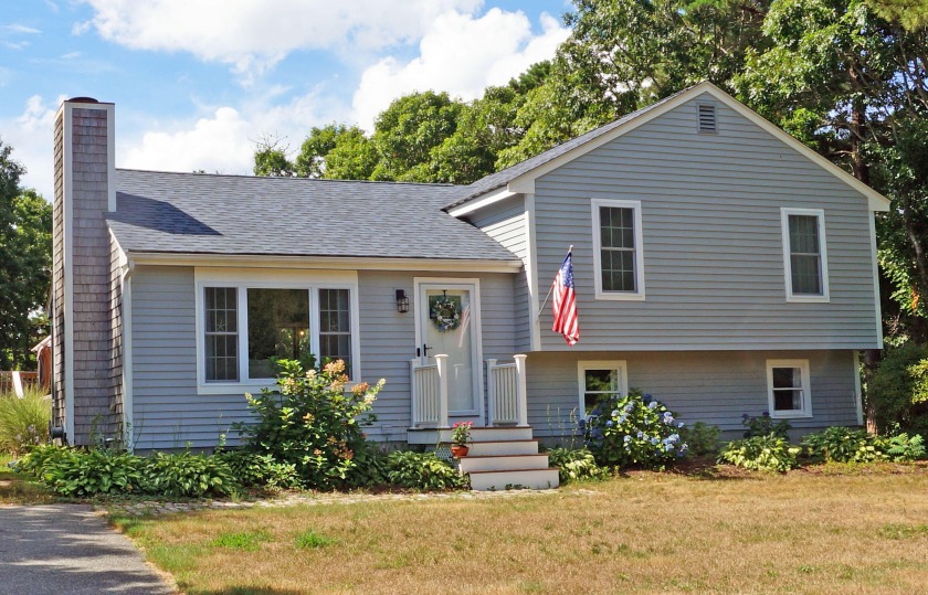 Wonderful Tri Level Home in Move In Condition. Beautifully - Beach Home for sale in Buzzards Bay, Massachusetts on Beachhouse.com