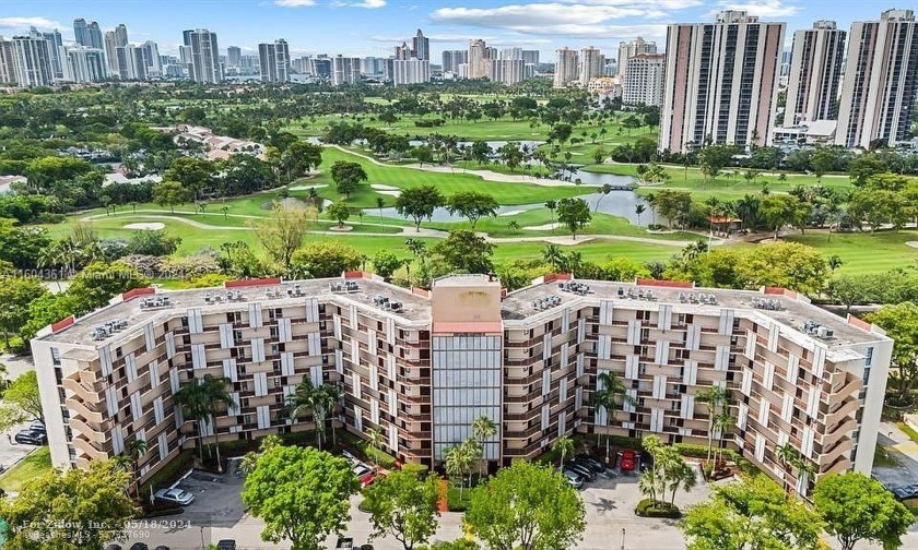 Beautifully recently remodeled 1 bed 1.5 bath with incredible - Beach Condo for sale in Aventura, Florida on Beachhouse.com