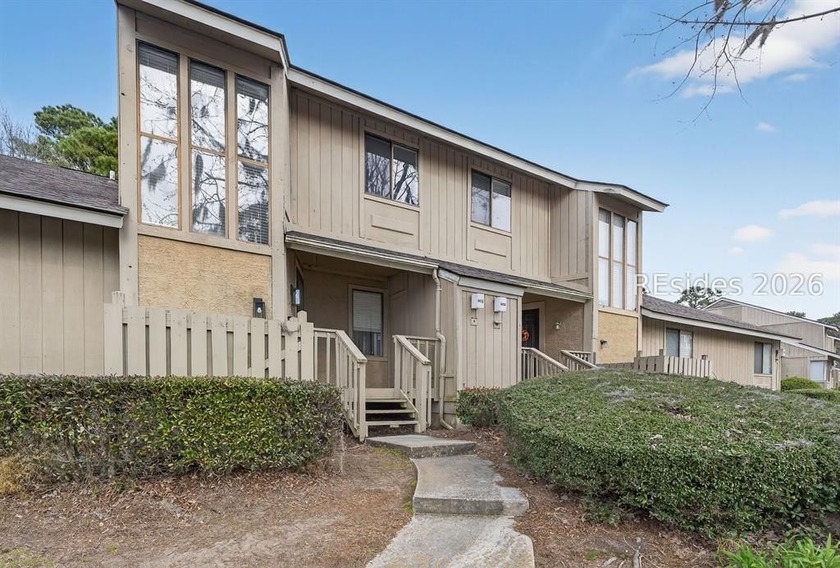 Welcome to 5 Gumtree Road, Unit H15-an elegant 2-bedroom, 2 - Beach Condo for sale in Hilton Head Island, South Carolina on Beachhouse.com