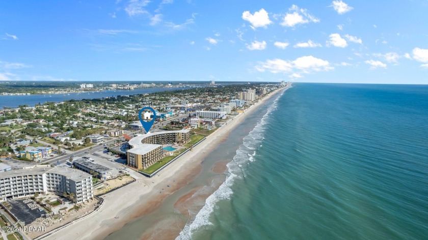 If you are looking for the perfect investment AND vacation - Beach Condo for sale in Daytona Beach Shores, Florida on Beachhouse.com