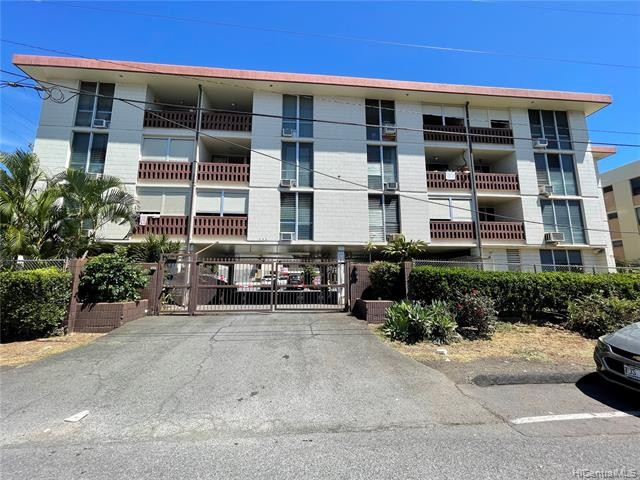 Secured gated complex located in the Kalihi-Palama area nearby - Beach Condo for sale in Honolulu, Hawaii on Beachhouse.com