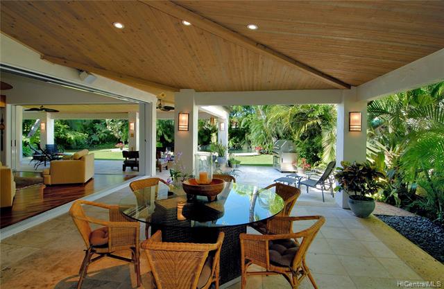 PRIME KAHALA AVENUE Location-Indoor/Outdoor contemporary - Beach Home for sale in Honolulu, Hawaii on Beachhouse.com