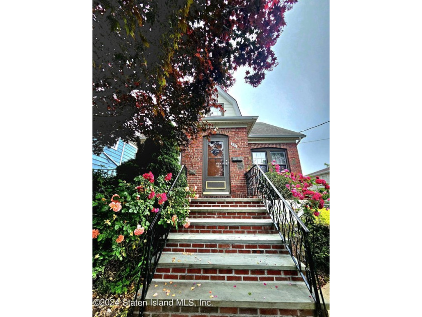 Charming All Brick Family Residence in the Heart of Eltingville!
 - Beach Home for sale in Staten Island, New York on Beachhouse.com