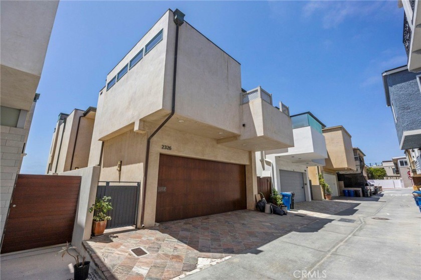 Live the Strand Life--Where Every Day Feels Like a Vacation! - Beach Home for sale in Hermosa Beach, California on Beachhouse.com