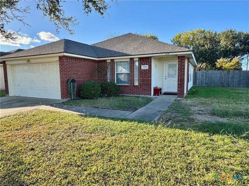 This charming 3 bedroom, 2 bathroom, 2 car garage home sits on a - Beach Home for sale in Port Lavaca, Texas on Beachhouse.com