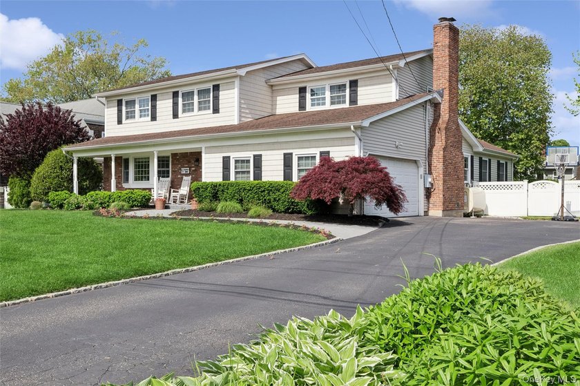 Welcome to 97 Sunset Drive - where everyday living feels like a - Beach Home for sale in Sayville, New York on Beachhouse.com