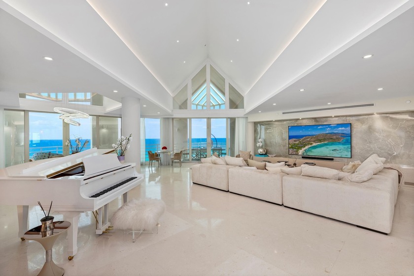 Presidential Penthouse with Ocean and Lake Boca ViewsLocated in - Beach Condo for sale in Boca Raton, Florida on Beachhouse.com