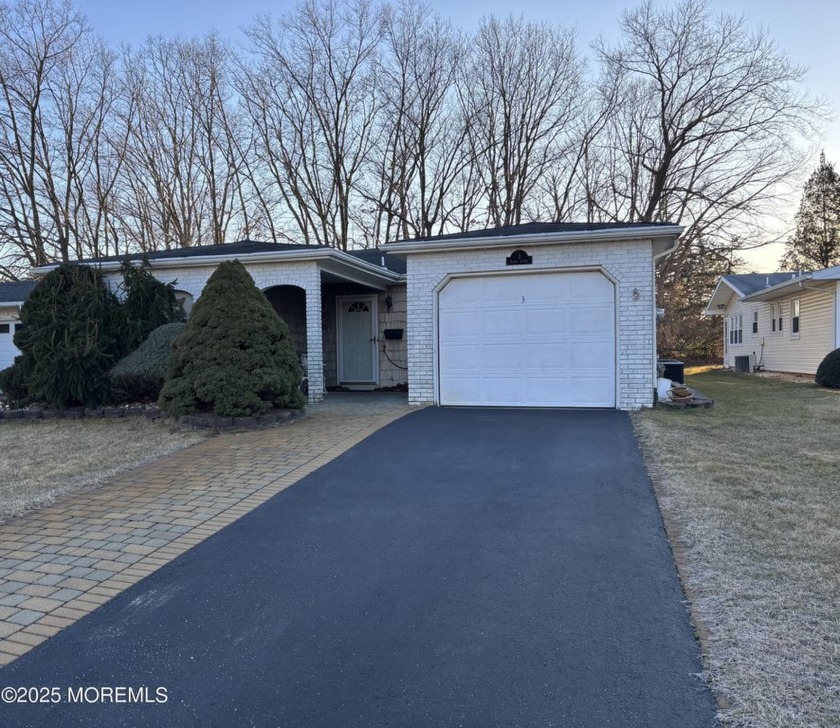 Looking for space in the desirable 55+ community of GREENBRIAR ? - Beach Home for sale in Brick, New Jersey on Beachhouse.com