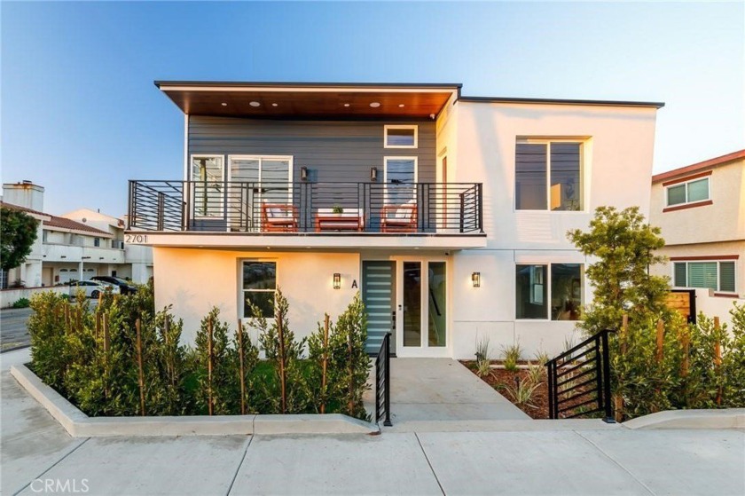 Step into a world of modern luxury with this stunning new - Beach Townhome/Townhouse for sale in Redondo Beach, California on Beachhouse.com