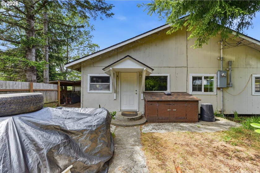 Opportunity awaits with this 2 or possibly 3 bedroom, 1 bathroom - Beach Home for sale in Coos Bay, Oregon on Beachhouse.com