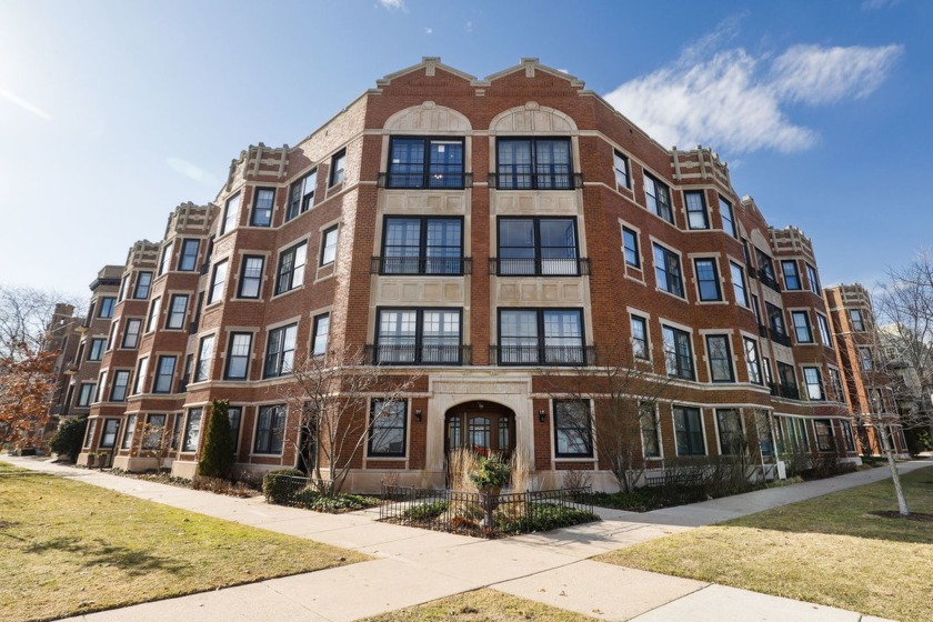 Welcome to Sheridan Square, the one and only block in Evanston - Beach Home for sale in Evanston, Illinois on Beachhouse.com