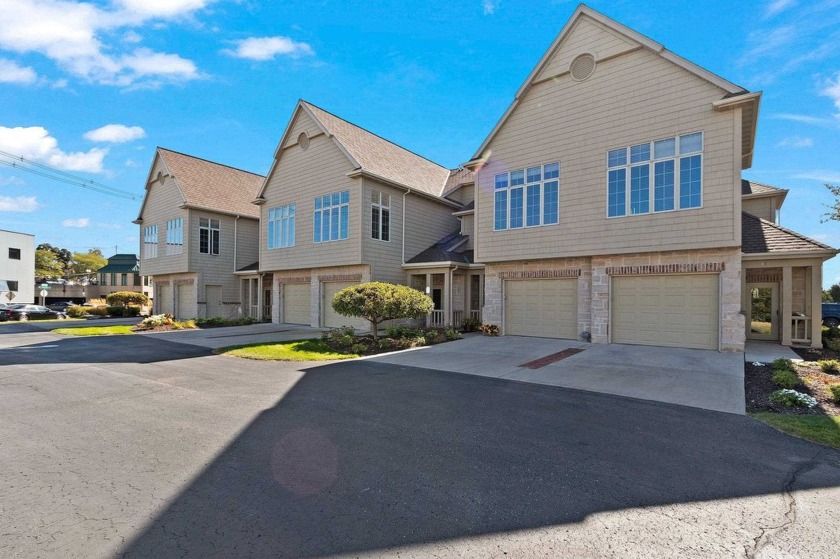 Welcome to your dream home, recently revitalized with a fresh - Beach Condo for sale in Sturgeon Bay, Wisconsin on Beachhouse.com