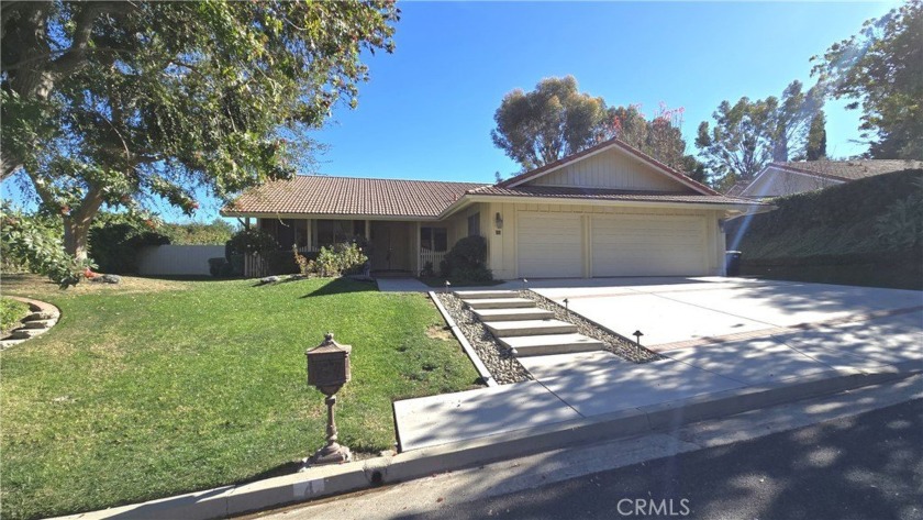 This picturesque home offers up huge potential for years of - Beach Home for sale in Rolling Hills Estates, California on Beachhouse.com