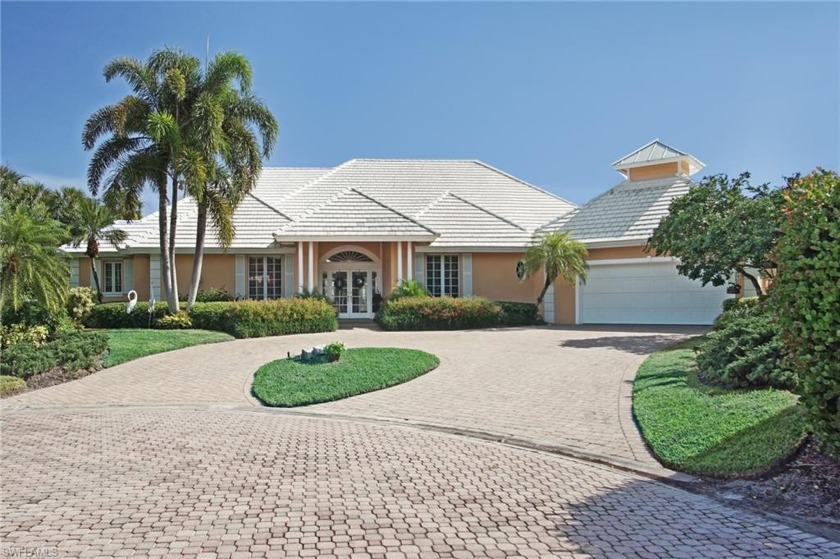 Lovely lakefront home situated in Waterford, an exclusive - Beach Home for sale in Naples, Florida on Beachhouse.com