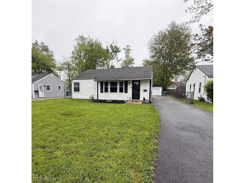 Welcome to this charming 3-bedroom ranch with a 2-car detached - Beach Home for sale in Mentor, Ohio on Beachhouse.com