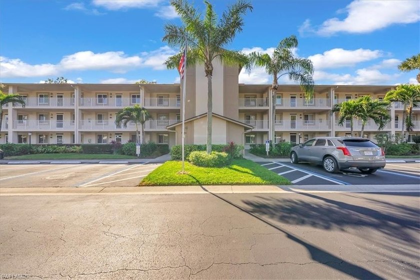 TURNKEY PARADISE ALERT Forget everything you know about *move-in - Beach Condo for sale in Naples, Florida on Beachhouse.com