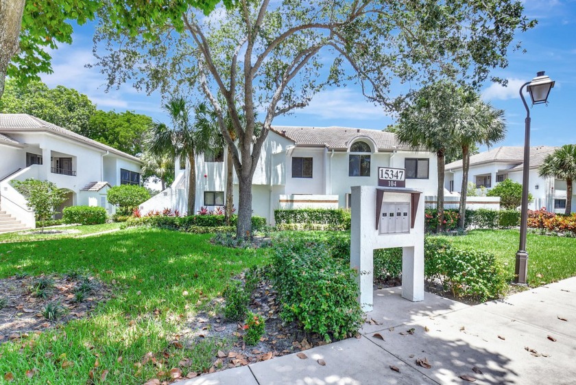 Beautiful light and bright, Bobby Jones model, 2 bedroom, 2 bath - Beach Condo for sale in Delray Beach, Florida on Beachhouse.com