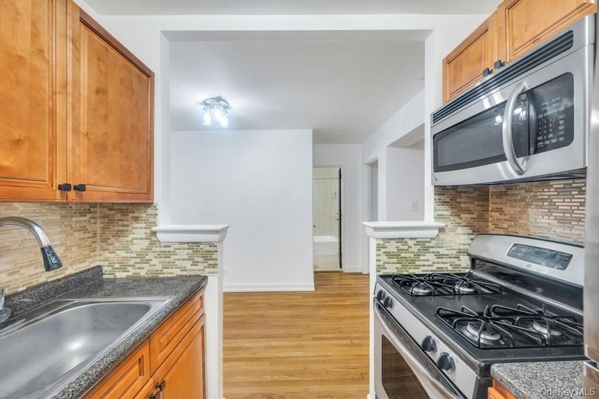 Move right into this beautifully updated one-bedroom apartment - Beach Home for sale in Bronx, New York on Beachhouse.com