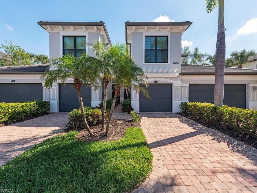 Move in and relax! Enjoy the panoramic lake and golf course - Beach Condo for sale in Naples, Florida on Beachhouse.com