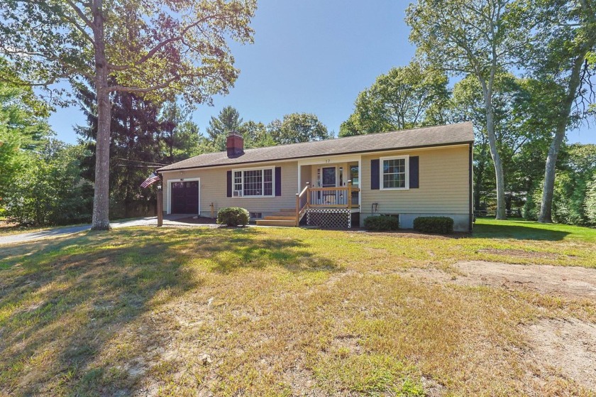 Welcome to this modern 2-bedroom, 2-bathroom home in the - Beach Home for sale in Centerville, Massachusetts on Beachhouse.com