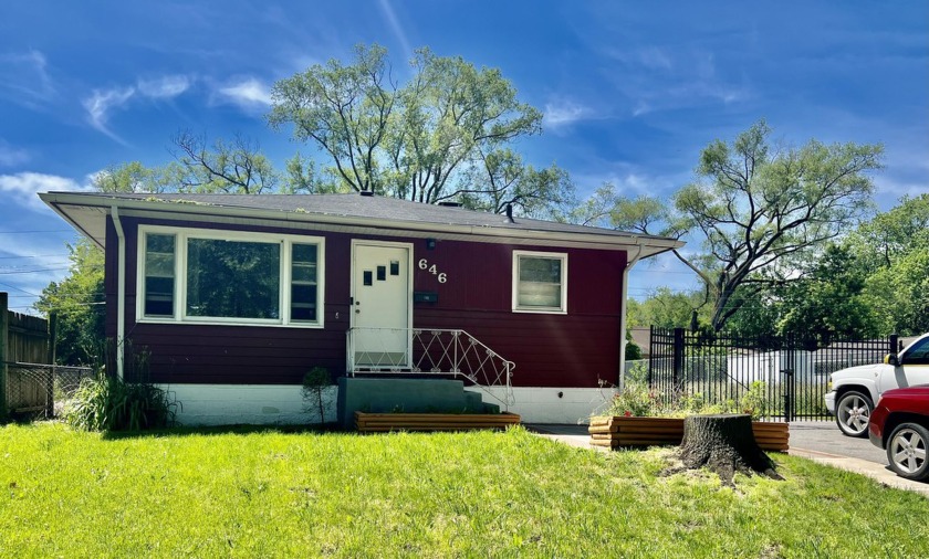 TOTALLY REMODELED SPACIOUS 3 BEDROOM HOME WITH FINISHED BASEMENT - Beach Home for sale in Gary, Indiana on Beachhouse.com