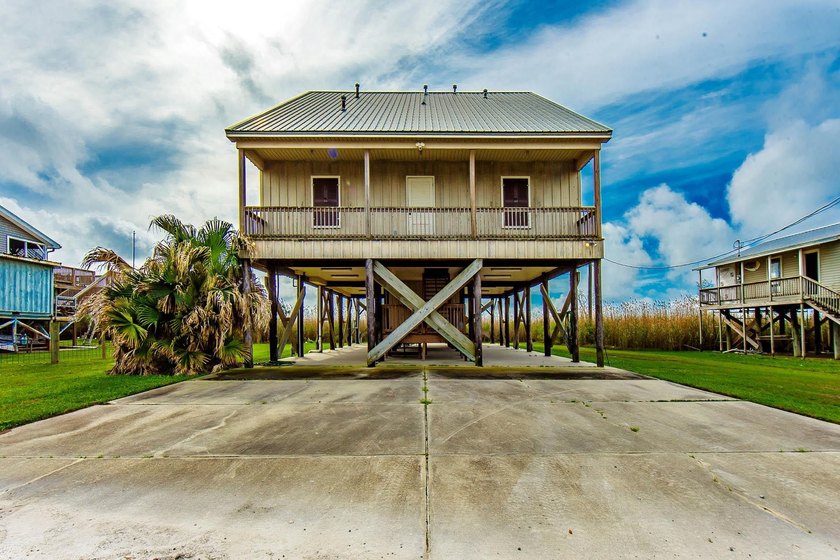 Welcome to Indian Ridge on Bayou Dularge, where the road ends - Beach Home for sale in Theriot, Louisiana on Beachhouse.com