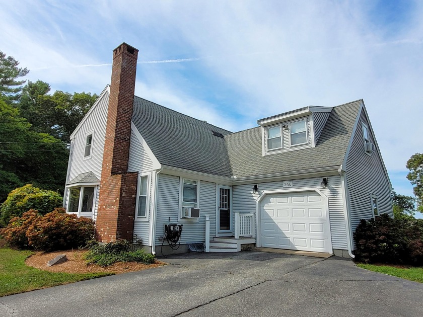 Beautifully renovated 4-BR home just steps away from private - Beach Home for sale in Mashpee, Massachusetts on Beachhouse.com